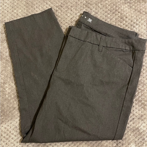 Old Navy Pixie Pants Plus Size 22 - Picture 1 of 3